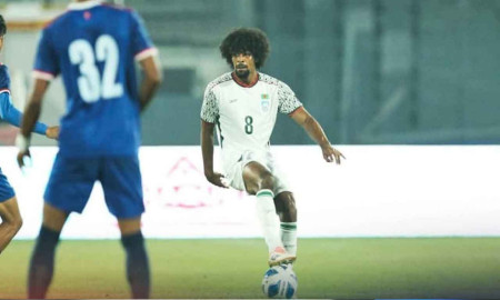 হামজার দৃষ্টিনন্দন বাইসাইকেল গোল, লিড বাংলাদেশের