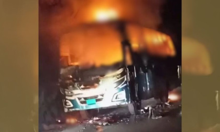 বরগুনায় যাত্রীবাহী বাসে দুর্বৃত্তদের অগ্নিসংযোগ