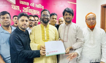 চাঁদপুর-৫ আসনে এনসিপির মনোনয়ন ফরম নিলেন মাহাবুব আলম