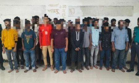 পুলিশের বিশেষ অভিযানে মোহাম্মদপুরে গ্রেপ্তার ২২