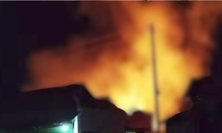 নেত্রকোণায় ভয়াবহ অগ্নিকাণ্ডে ৫ দোকান ভস্মীভূত, ব্যাপক ক্ষয়ক্ষতির দাবি