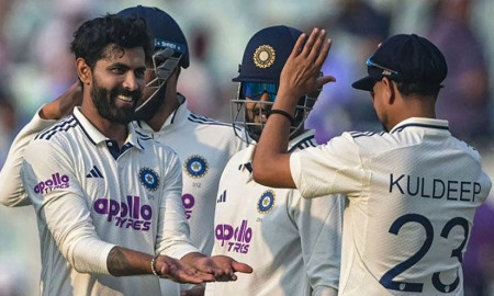 ১৫ উইকেটের দিনে জয়ের সুবাস পাচ্ছে ভারত