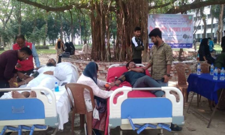 ইবিতে প্রয়াত শিক্ষার্থীর স্মরণে রক্তদান ক্যাম্পেইন