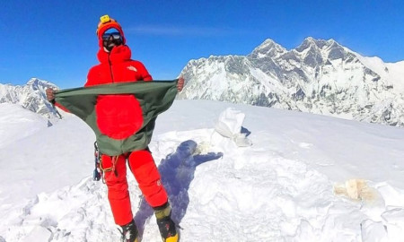 ষষ্ঠ বাংলাদেশি হিসেবে ‘আমা দাবলাম’ জয় করলেন পাবনার তৌকির