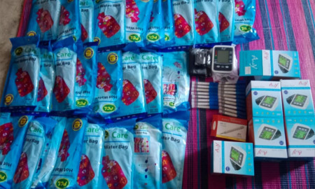 শাবিপ্রবির নারীদের হলে ছাত্রীসংস্থার প্রাথমিক রোগ নির্ণয়যন্ত্র বিতরণ