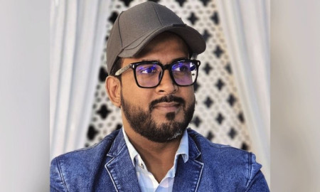 ১০ ঘণ্টা পর বাড়ি ফিরলেন সাংবাদিক সোহেল, ‘সিন্ডিকেটের চাপ’ নিয়ে পোস্টে যা বললেন