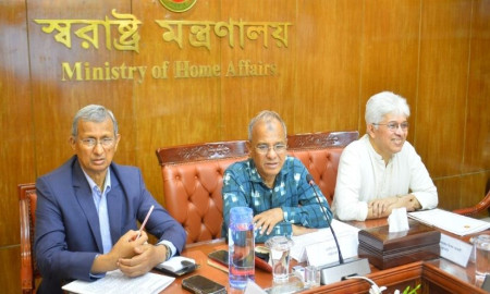 শেখ হাসিনার রায়কে ঘিরে দেশে কোনো অস্থিরতা নেই: স্বরাষ্ট্র উপদেষ্টা