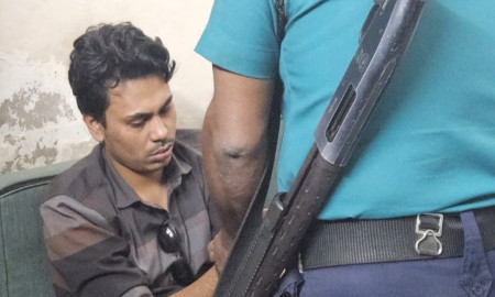 ছাত্রলীগের সহসভাপতিকে গ্রেপ্তার, মোবাইল ম্যাসেজে ইনানের বার্তা