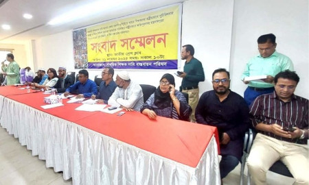 ফের কর্মবিরতির হুঁশিয়ারি প্রাথমিকের সহকারী শিক্ষকদের