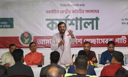 বিচারকে বিতর্কিত করার অপচেষ্টা বন্ধ করতে হবে: মজিবুর রহমান 