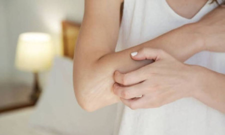 শীত এলেই বাড়ে চুলকানির সমস্যা—জানুন প্রতিকার