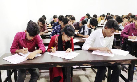 মেডিকেল-ডেন্টাল ভর্তিতে প্রতি আসনের বিপরীতে লড়বেন ২১ জন