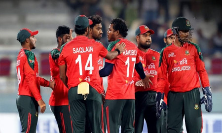 সুপার ওভারে হেরে শিরোপা হাতছাড়া বাংলাদেশের