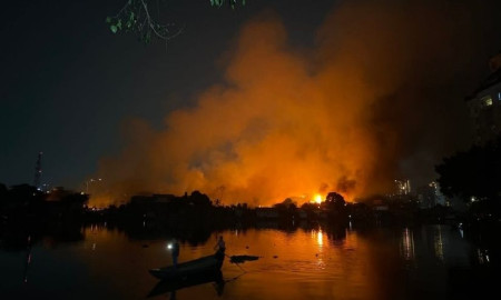 ‘৩ হাজার ঘর পুড়ে ছাই, বাকি ৩ হাজারেও আগুন লেগে গেছে’