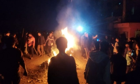 ছাত্রীকে উত্ত্যক্ত করায় স্থানীয়দের সঙ্গে যবিপ্রবি শিক্ষার্থীদের সংঘর্ষ