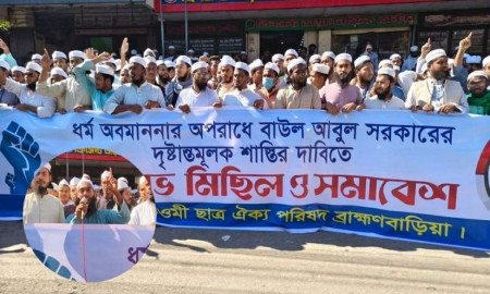 বাউল ইস্যুতে ফরহাদ মজহারকে মুরতাদ ঘোষণা হেফাজত নেতার