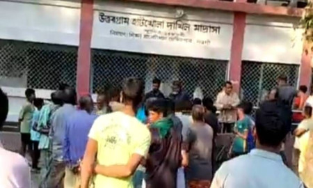 স্থানীয়দের তোপের মুখে নিয়োগ পরীক্ষা স্থগিত