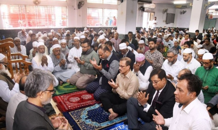 খালেদা জিয়ার সুস্থতা কামনায় ঢাবিতে দোয়া মাহফিল