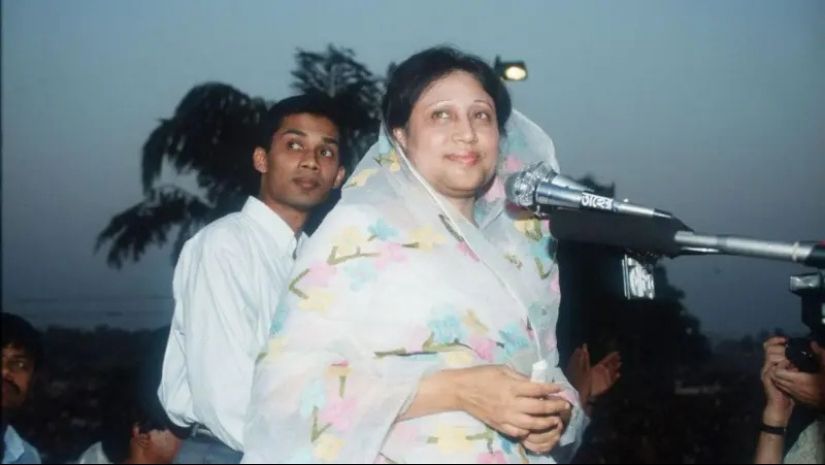 ১৯৯১ সালে বিএনপির এক নির্বাচনী সমাবেশে ভাষণ দিচ্ছেন খালেদা জিয়া