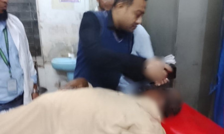 চাঁদা না পেয়ে পিস্তল ঠেকিয়ে ব্যবসায়ীর ওপর হামলা