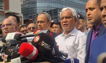 খালেদা জিয়াকে নিয়ে ব্রিফিংয়ের সময় কেঁদে ফেললেন ডা. জাহিদ