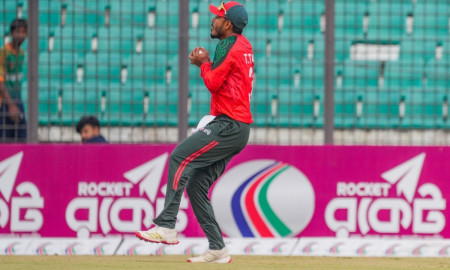 এক ম্যাচে ৫ ক্যাচ, বিশ্ব রেকর্ড গড়লেন তানজিদ তামিম