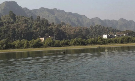 নাফ নদী থেকে দুই বাংলাদেশি জেলেকে ধরে নিয়ে গেছে আরাকান আর্মি