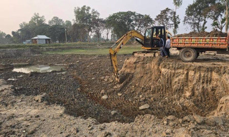 রংপুরে কৃষিজমির মাটি লুট, এক লাখ টাকা জরিমানা