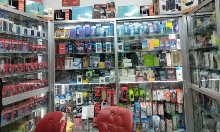 সারাদেশে ফোনের দোকান বন্ধ, বিটিআরসির সামনে অবস্থান নেবেন ব্যবসায়ীরা