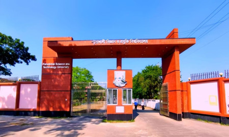 পবিপ্রবিতে একই বছর অনার্স-মাস্টার্স পাশ করা কর্মচারীর অস্বাভাবিক পদোন্নতির অভিযোগ