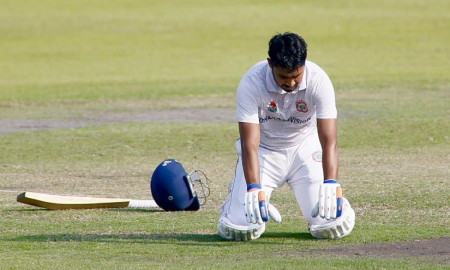 ব্যাটার-বোলারদের দারুণ নৈপুণ্যে রেকর্ড জয় ঢাকার