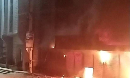 নোয়াখালীতে শর্ট সার্কিটের আগুনে পুড়ল ৯ দোকান