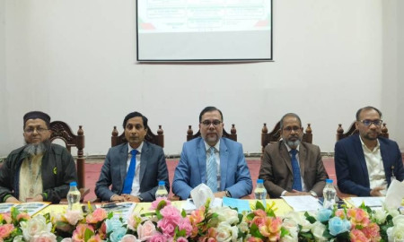 রুয়েটে চাকরি ক্ষেত্রে এআইয়ের সম্ভাবনা-বিষয়ক সেমিনার ও জব ফেয়ার অনুষ্ঠিত