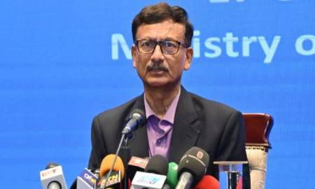 শেখ হাসিনাকে ভারত ফেরত না দিলে আসলে কিছুই করার নেই: পররাষ্ট্র উপদেষ্টা