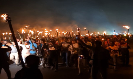 টাঙ্গাইল-৪ আসনে বিএনপির প্রার্থী পরিবর্তনের দাবিতে যমুনা সেতু অবরোধ, মশাল মিছিল    