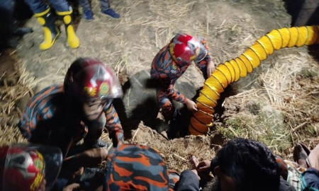 কীভাবে গভীর গর্তে পড়েছিল শিশু সাজিদ, জানালেন মা