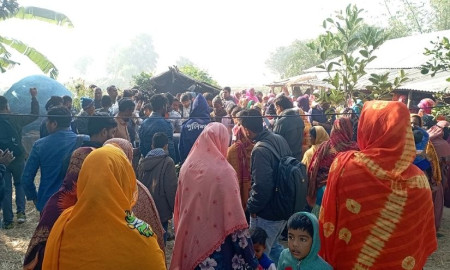 শিশু সাজিদকে শেষবারের মতো দেখতে এলাকাবাসীর ঢল