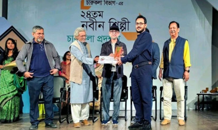 চারুকলা প্রদর্শনীতে সেরা দশে ইবি শিক্ষক ইমতিয়াজ   