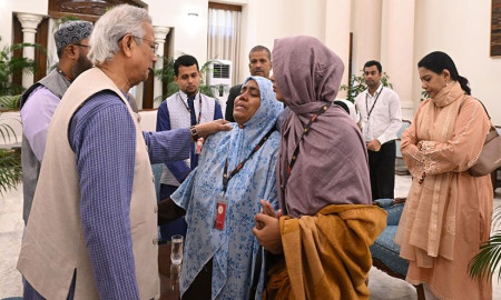দেশের বাইরে যেখানে প্রয়োজন, সরকার সেখানেই হাদির চিকিৎসার ব্যবস্থা করবে: প্রধান উপদেষ্টা