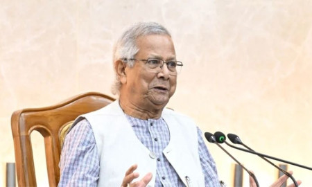 যমুনায় তিন দলকে নিয়ে বিশেষ বৈঠকে প্রধান উপদেষ্টা