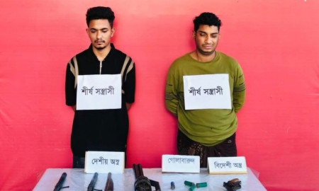 পাঁচ আগ্নেয়াস্ত্রসহ দুই সন্ত্রাসী গ্রেপ্তার