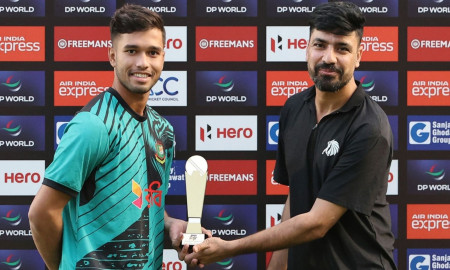 বাংলাদেশের আগামীর তারকা জাওয়াদ, ব্যাটে লিখলেন ইতিহাস