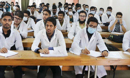 মেডিকেল ভর্তির ফলে এক তৃতীয়াংশই  সেকেন্ড টাইমার, দেখুন পরিসংখ্যান