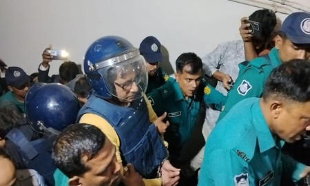 সাংবাদিক আনিস আলমগীর ৫ দিনের রিমান্ডে