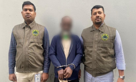 ট্রাফিক পুলিশকে ২০০ মিটার টেনে নেওয়া সিএনজি চালক গ্রেফতার