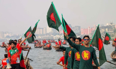 বিজয় দিবসে জবি শিবিরের ব্যতিক্রমী নৌ র‍্যালি