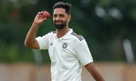 আইপিএলে ৩০ লাখের বেস প্রাইস থেকে ৮ কোটি ৪০ লাখ, কে এই আকিব নবী