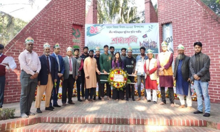 বিজয় দিবসে হাবিপ্রবি সাংবাদিক সমিতির শ্রদ্ধাঞ্জলি অর্পণ