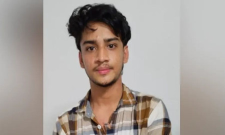 স্মৃতিসৌধে ফুল দিতে এসে নিষিদ্ধ ছাত্রলীগ কর্মী আটক