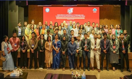 এআইইউবি-তে ‘ইন্টারন্যাশনাল কনফারেন্স অন চ্যালেঞ্জেস অ্যান্ড ট্রেন্ডস ইন আর্টস অ্যান্ড সোশ্যাল সায়েন্সেস’ অনুষ্ঠিত